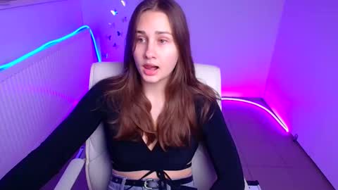 Lora online show from 10-20-25, 05:19