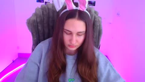 Lora online show from 02-13-26, 07:59