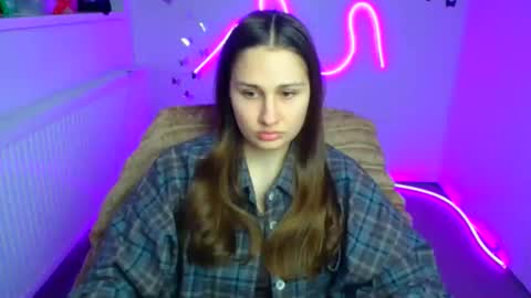 Lora online show from 04-22-26, 05:32