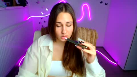 Snapshot of lora_kisses chatting on 07-15-26, 05:45 Lora online show from 07-15-26, 05:45
