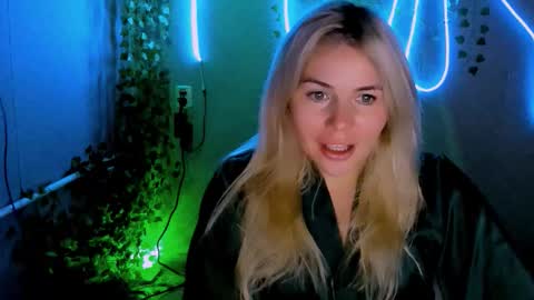 Snapshot of loraboyar chatting on 09-15-25, 02:22 Lora online show from 09-15-25, 02:22