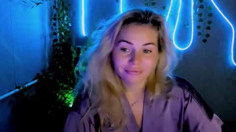 Snapshot of loraboyar chatting on 09-19-25, 02:24 Lora online show from 09-19-25, 02:24