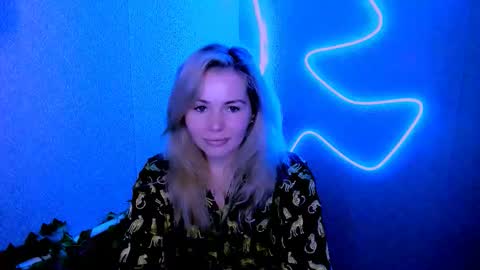 Lora online show from 02-23-26, 03:15