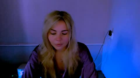 Snapshot of loraboyar chatting on 05-20-26, 02:29 Lora online show from 05-20-26, 02:29