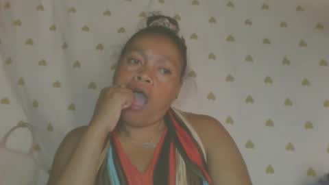 LorahVane online show from 05-08-26, 10:09