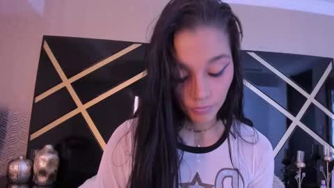 loraineblake online show from 11-28-25, 11:57