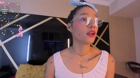 loraineblake online show from 12-15-25, 01:15