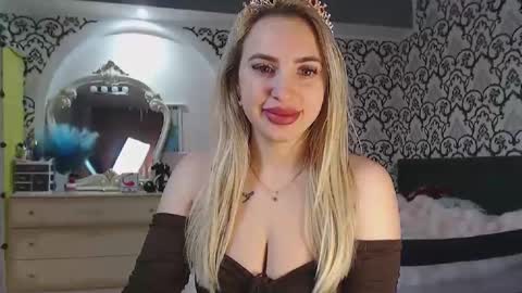 Queen LoraSinClare online show from 02-10-26, 08:29