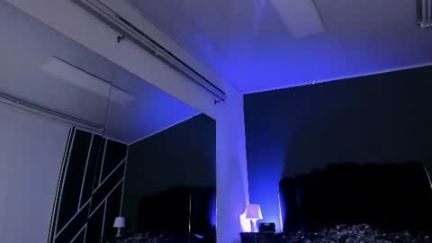 L A U R E L online show from 07-02-26, 05:02