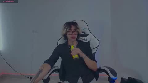 lord_moon_king online show from 09-12-25, 05:07