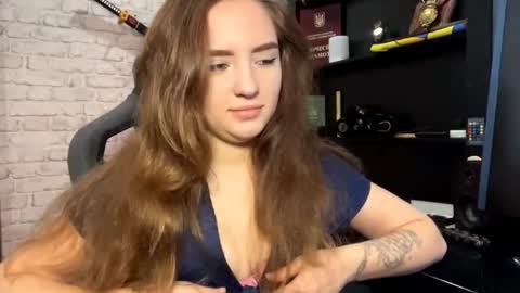 Molly online show from 10-17-25, 06:27