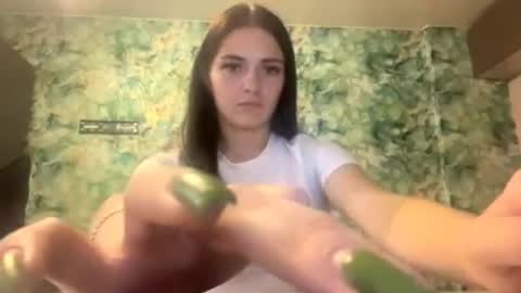 Olivia online show from 09-15-25, 12:38