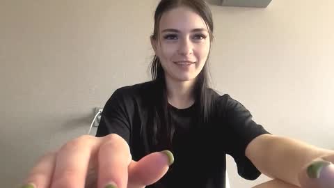 Olivia online show from 09-19-25, 04:25