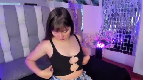Snapshot of loren_jacksoon chatting on 06-02-26, 12:29 Loren online show from 06-02-26, 12:29