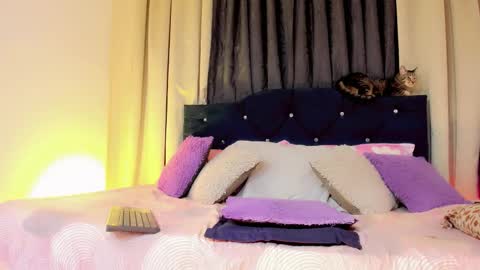 lesly lorena online show from 12-05-25, 04:21