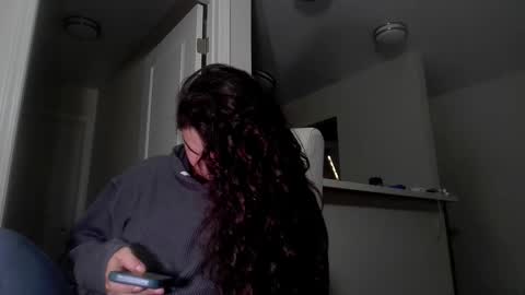 lorenlovely online show from 12-22-25, 07:00