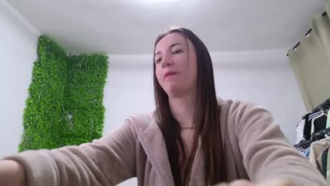 Amelia online show from 02-21-25, 08:05