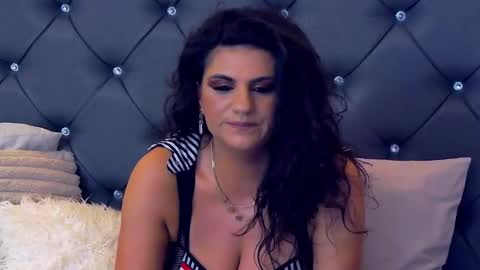 Lorenne Mays online show from 11-09-25, 11:03