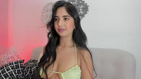 L O R E N online show from 01-08-25, 11:30