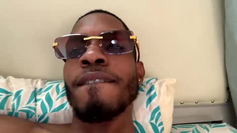 Snapshot of lorenzo17a chatting on 12-30-24, 09:19 lorenzo17a online show from 12-30-24, 09:19