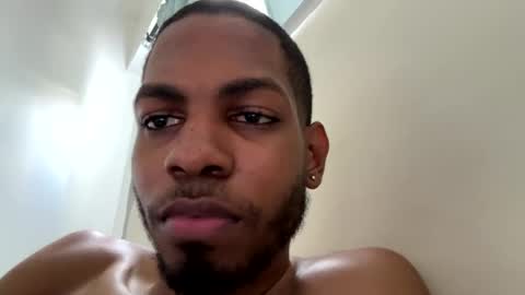 Snapshot of lorenzo17a chatting on 12-31-24, 04:25 lorenzo17a online show from 12-31-24, 04:25