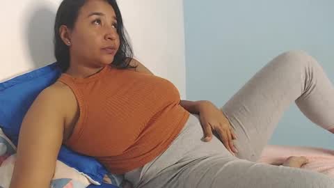 Snapshot of loretta_ chatting on 05-27-26, 10:18 Loretta Gmez online show from 05-27-26, 10:18