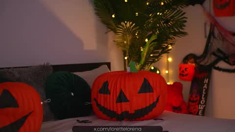 LoretteLorena online show from 10-24-25, 06:21