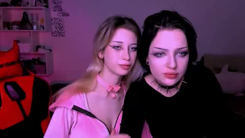 Snapshot of lori_meow chatting on 11-04-25, 09:03 Lori online show from 11-04-25, 09:03