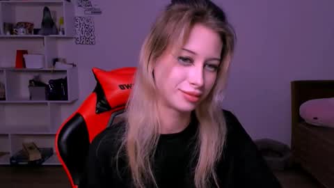 Snapshot of lori_meow chatting on 11-09-25, 06:17 Lori online show from 11-09-25, 06:17