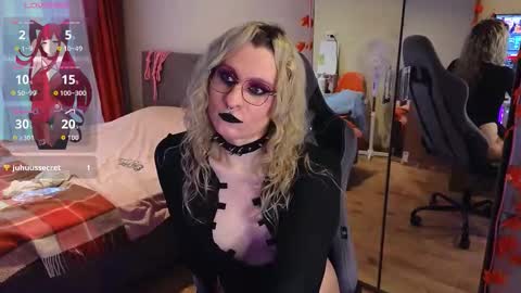 Snapshot of lori_myaf chatting on 10-22-25, 01:44 Lori -----------------------------------    online show from 10-22-25, 01:44