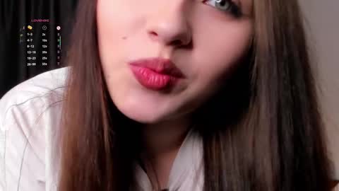 Mia online show from 10-27-25, 01:15