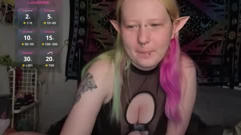Snapshot of loricritter2 chatting on 05-13-26, 10:34 Lori Critter online show from 05-13-26, 10:34