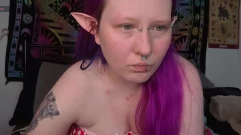 Snapshot of loricritter2 chatting on 07-23-26, 10:40 Lori Critter online show from 07-23-26, 10:40