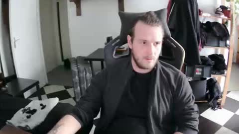 Lorigon online show from 11-18-25, 01:48