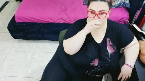 Snapshot of loriscohen chatting on 04-16-26, 04:02 loriscohen online show from 04-16-26, 04:02