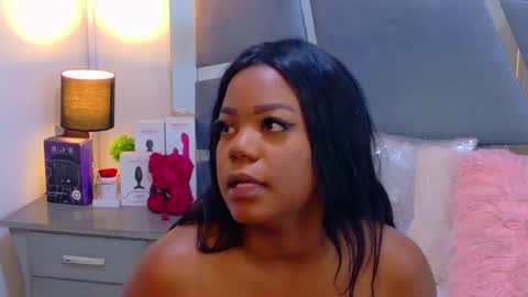Snapshot of lorraine_johnson chatting on 06-11-26, 04:27 lorraine_johnson online show from 06-11-26, 04:27