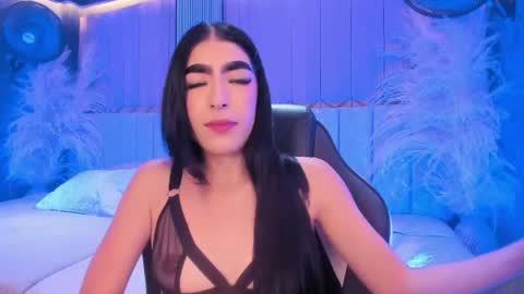 Snapshot of lorrainehunter chatting on 05-20-26, 02:45 Lorraine online show from 05-20-26, 02:45