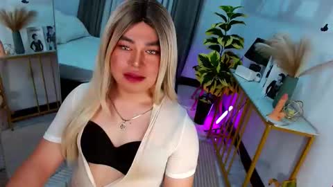 Snapshot of los_bondad chatting on 05-02-26, 05:01 Los online show from 05-02-26, 05:01