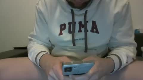 Snapshot of losertobiass chatting on 10-26-25, 08:37 losertobiass online show from 10-26-25, 08:37