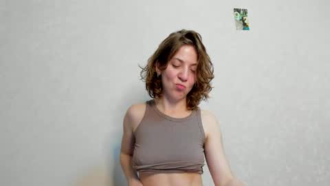 Snapshot of lost_moon chatting on 05-21-26, 07:32 lost_moon online show from 05-21-26, 07:32