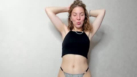 Snapshot of lost_moon chatting on 07-27-26, 01:12 lost_moon online show from 07-27-26, 01:12