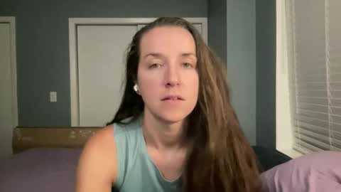 Snapshot of lothlori chatting on 05-19-26, 12:38 lothlori online show from 05-19-26, 12:38