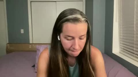 Snapshot of lothlori chatting on 05-19-26, 01:56 lothlori online show from 05-19-26, 01:56