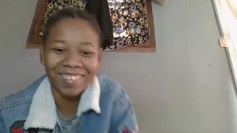 Snapshot of louane98 chatting on 05-13-26, 04:43 louane98 online show from 05-13-26, 04:43