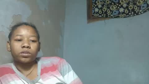 Snapshot of louane98 chatting on 05-28-26, 06:27 louane98 online show from 05-28-26, 06:27