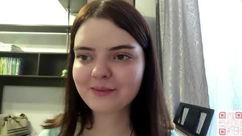 Esma online show from 05-17-26, 09:06