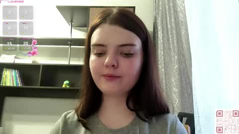 Esma online show from 05-28-26, 02:03