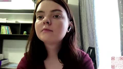 Esma online show from 05-31-26, 09:05