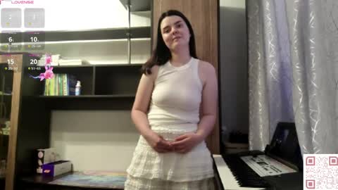 Esma online show from 06-08-26, 11:43