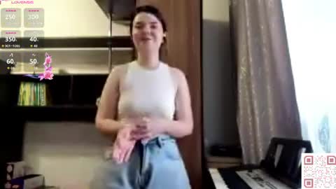 Esma online show from 06-15-26, 06:15